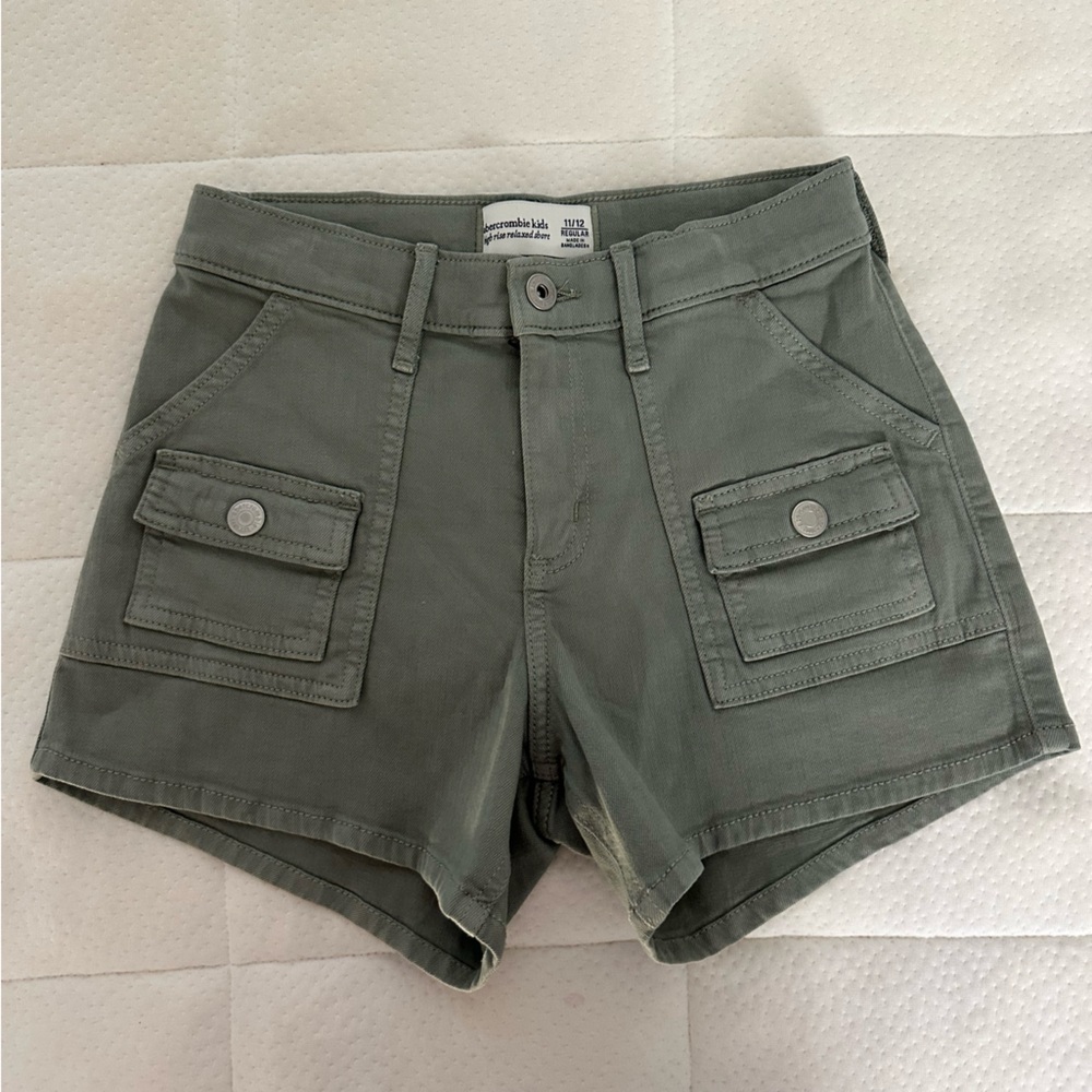 Abercrombie Kids Olive Green High Rise Relaxed Short Girls Size 11/12 Regular